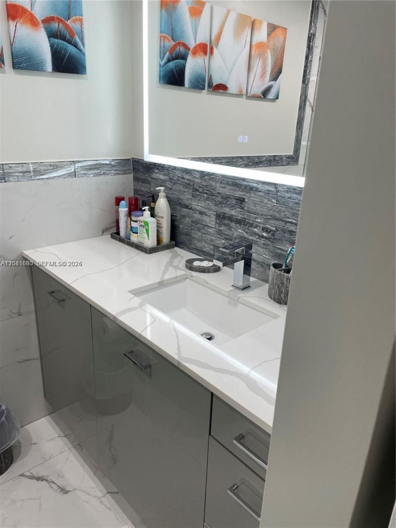 9410 W Flagler St , Unit 410, Miami, FL 33174 Photo