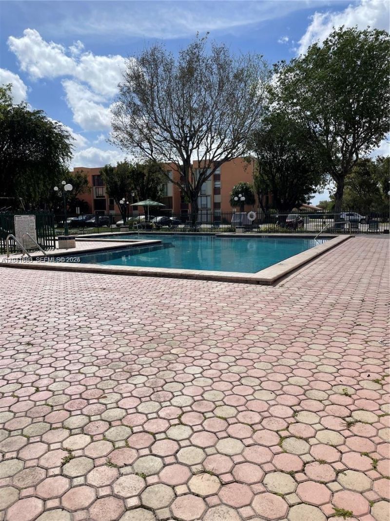 9410 W Flagler St , Unit 410, Miami, FL 33174 Photo