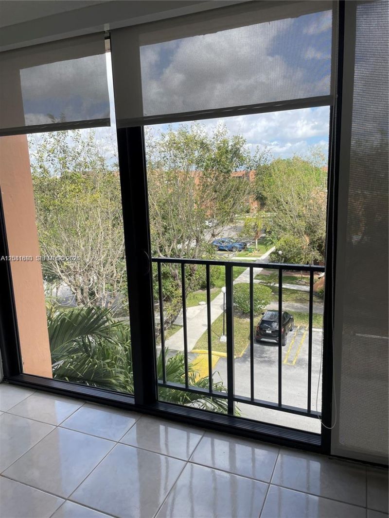 9410 W Flagler St , Unit 410, Miami, FL 33174 Photo