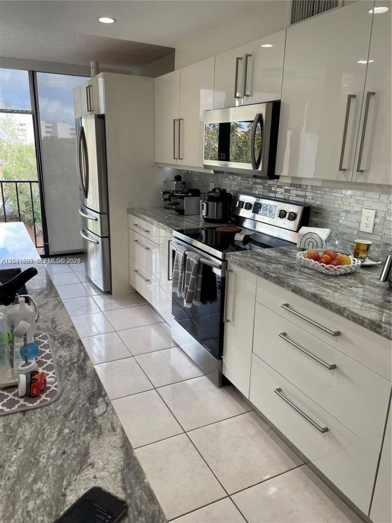 9410 W Flagler St , Unit 410, Miami, FL 33174 Photo