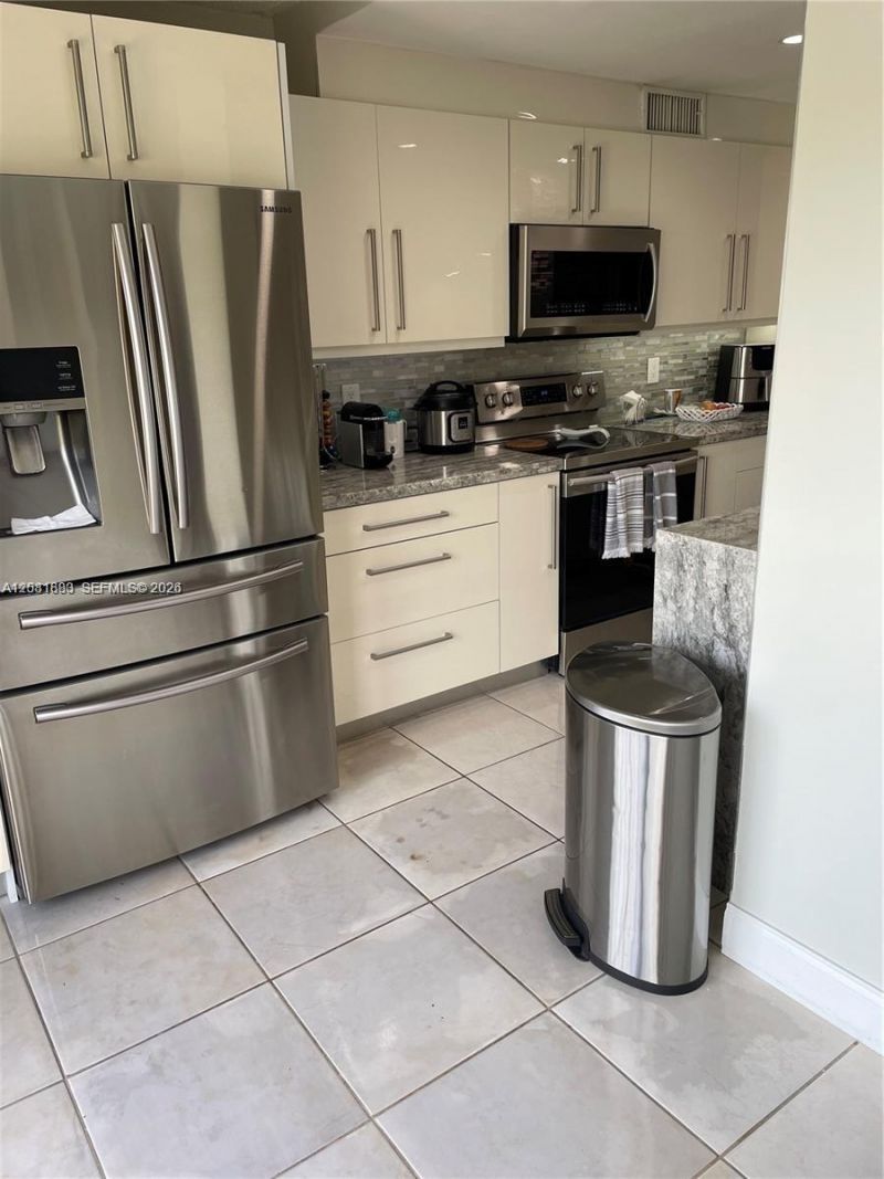 9410 W Flagler St , Unit 410, Miami, FL 33174 Photo