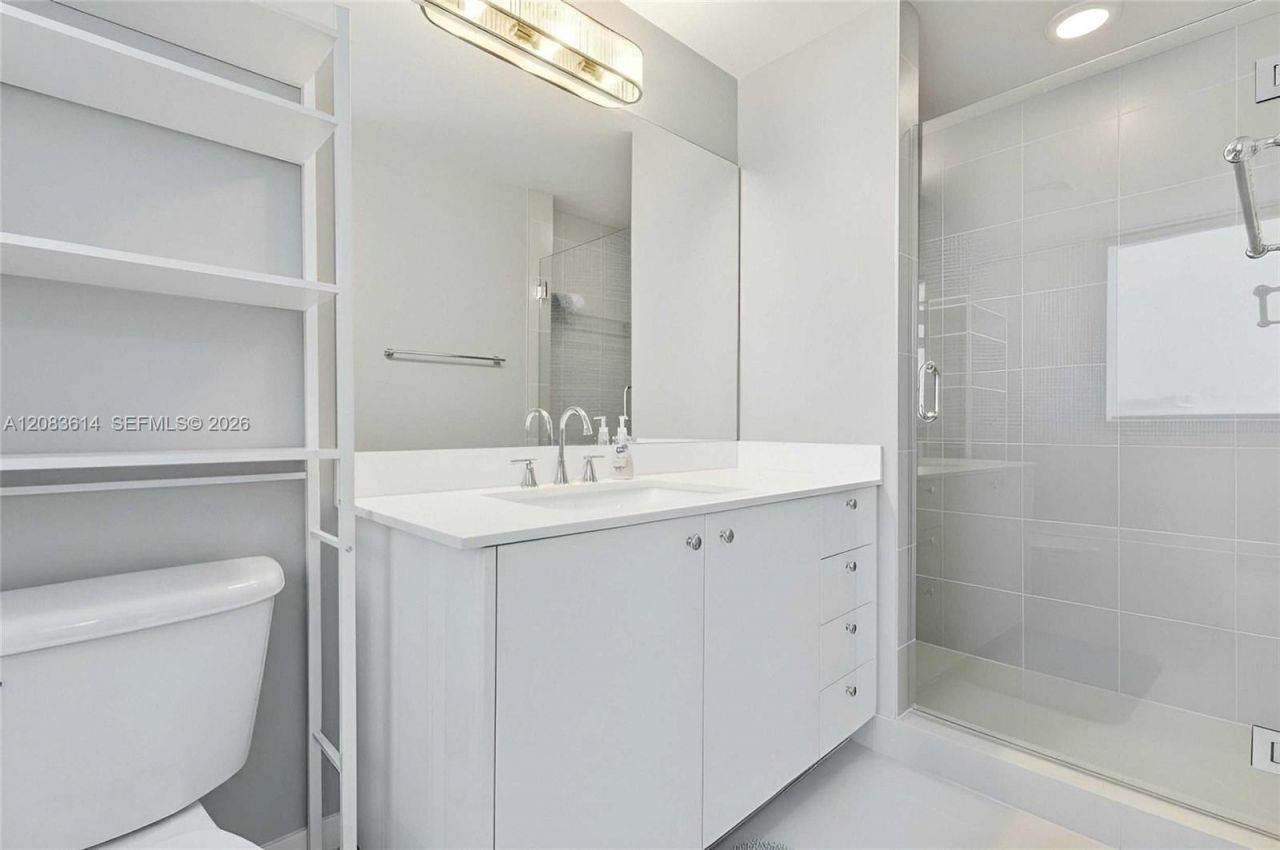 60 SW 13th St , Unit 3800, Miami, FL 33130 Photo