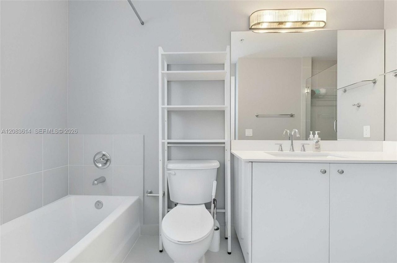 60 SW 13th St , Unit 3800, Miami, FL 33130 Photo