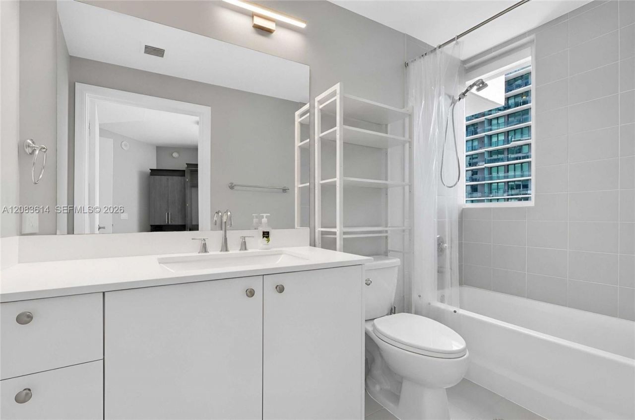60 SW 13th St , Unit 3800, Miami, FL 33130 Photo