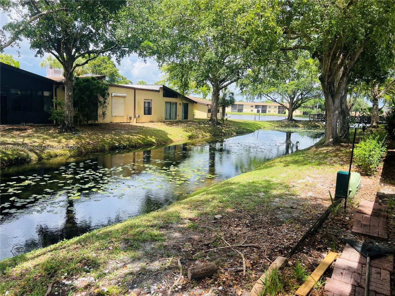 332 Briarwood Cir, Unit 2-19, Hollywood, FL 33024 Photo