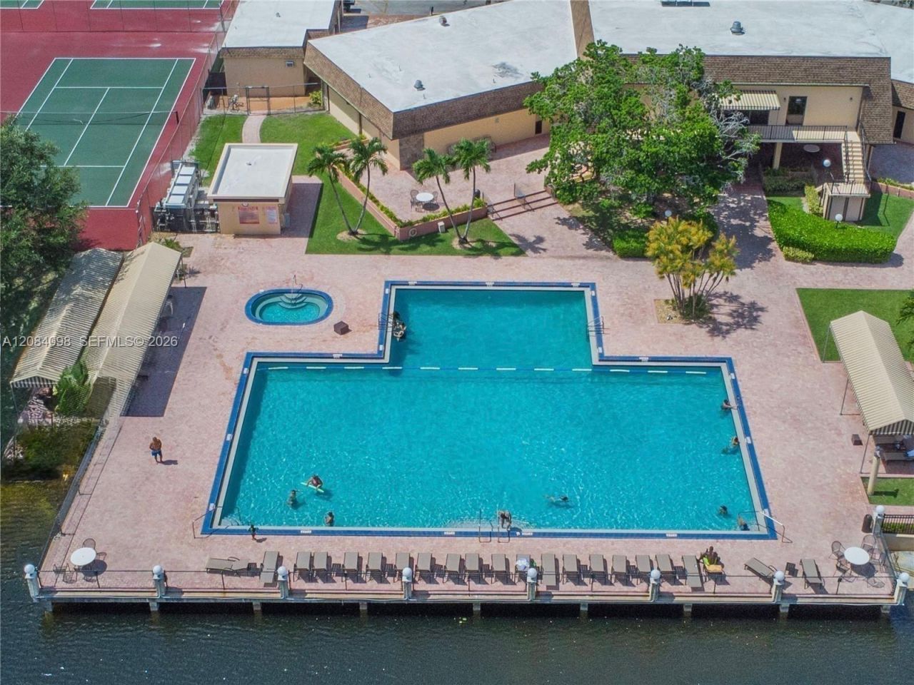 332 Briarwood Cir, Unit 2-19, Hollywood, FL 33024 Photo