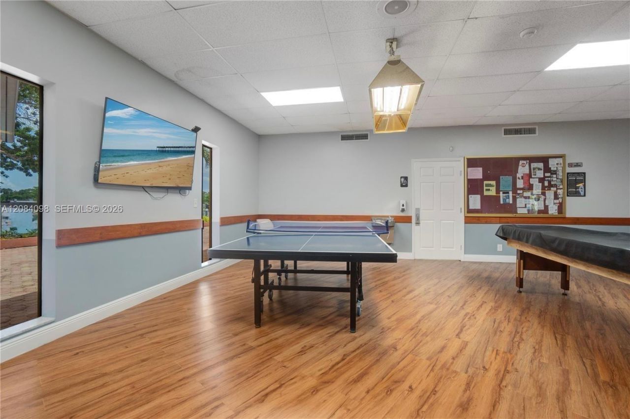 332 Briarwood Cir, Unit 2-19, Hollywood, FL 33024 Photo