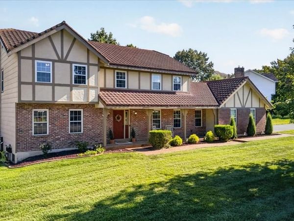 1627 Gettysburg Landing, St Charles, MO 63303