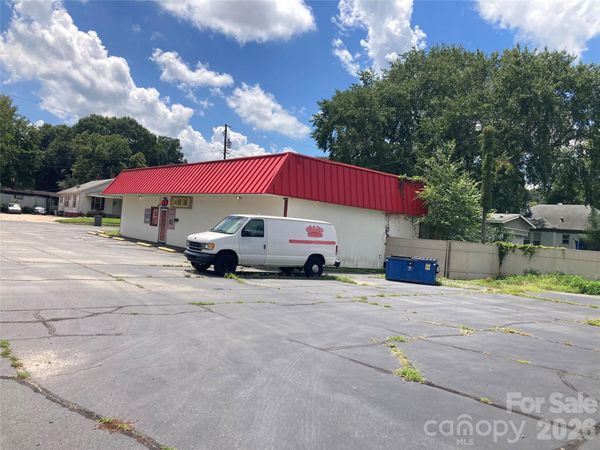 1201 N Cannon Boulevard , Kannapolis, NC 28082