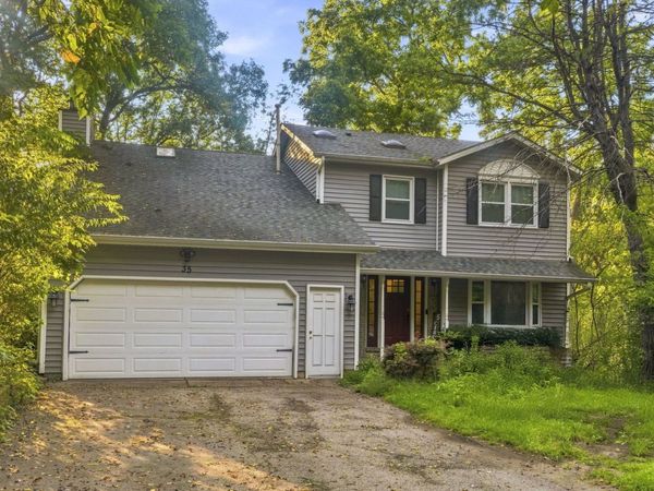 35 Circle Drive , Algonquin, IL 60102