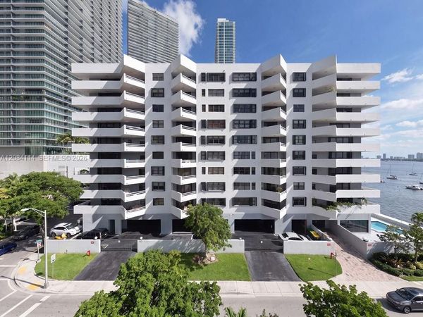 555 NE 30th St , Unit 802, Miami, FL 33137