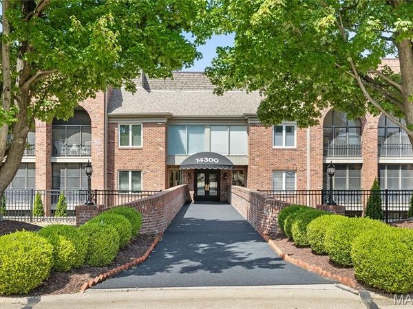 14300 Conway Meadows Court, Unit 202, Chesterfield, MO 63017