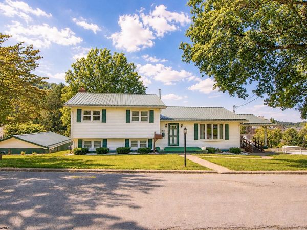 60 Stuart Avenue, West Union, WV 26456
