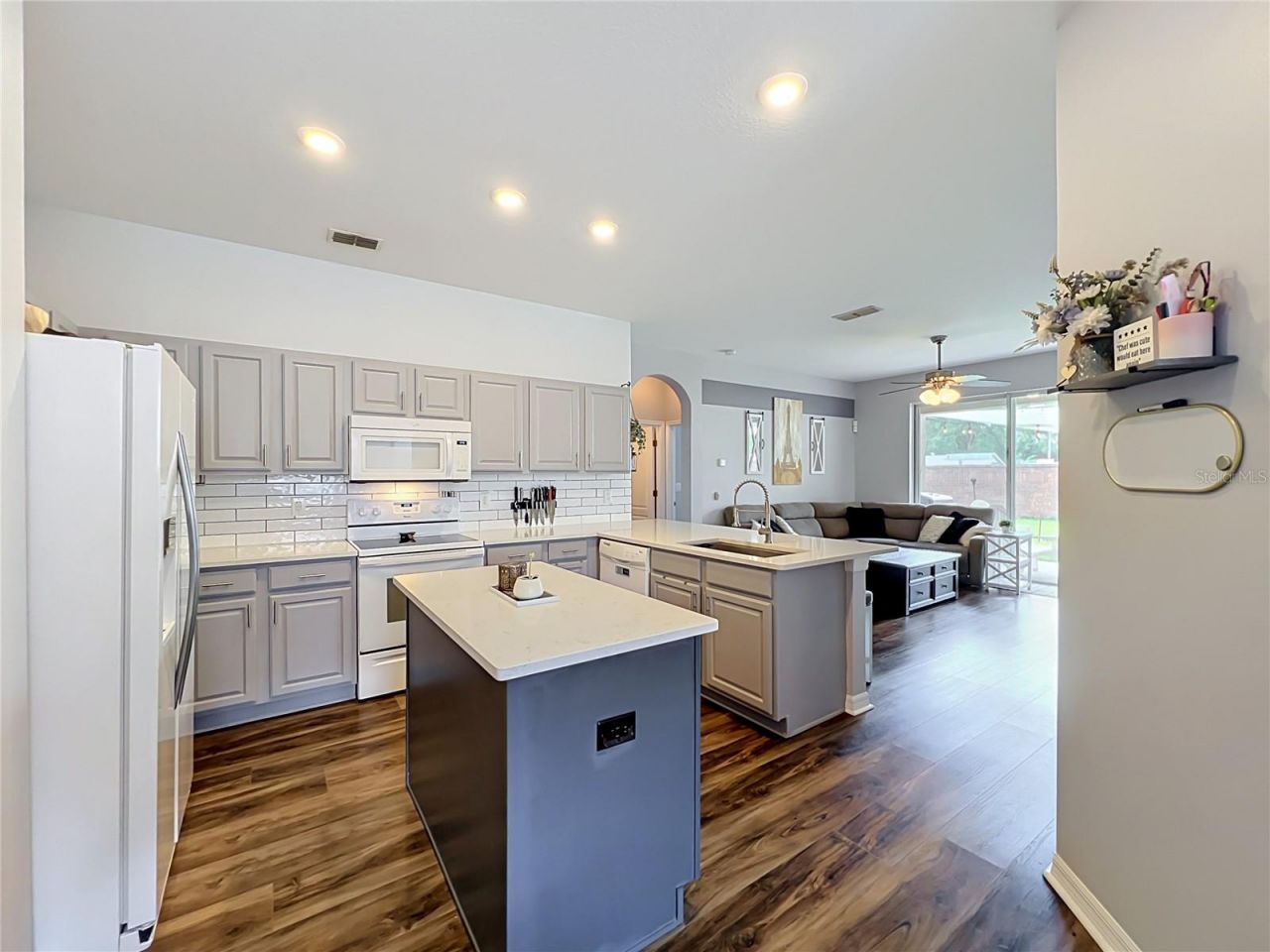 912 Magnolia Blossom Court , Apopka, FL 32712 Photo