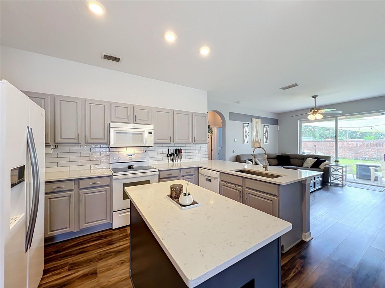 912 Magnolia Blossom Court , Apopka, FL 32712 Photo