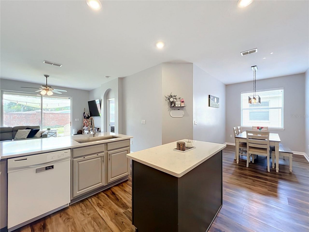 912 Magnolia Blossom Court , Apopka, FL 32712 Photo