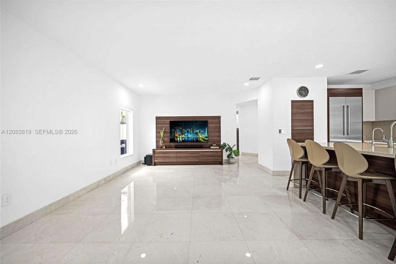 10957 NW 73rd Ter, Doral, FL 33178 Photo