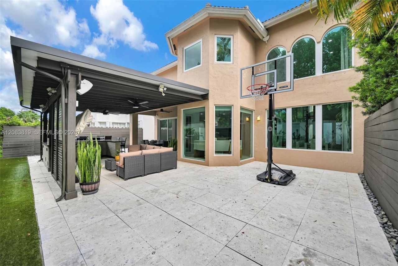 10957 NW 73rd Ter, Doral, FL 33178 Photo