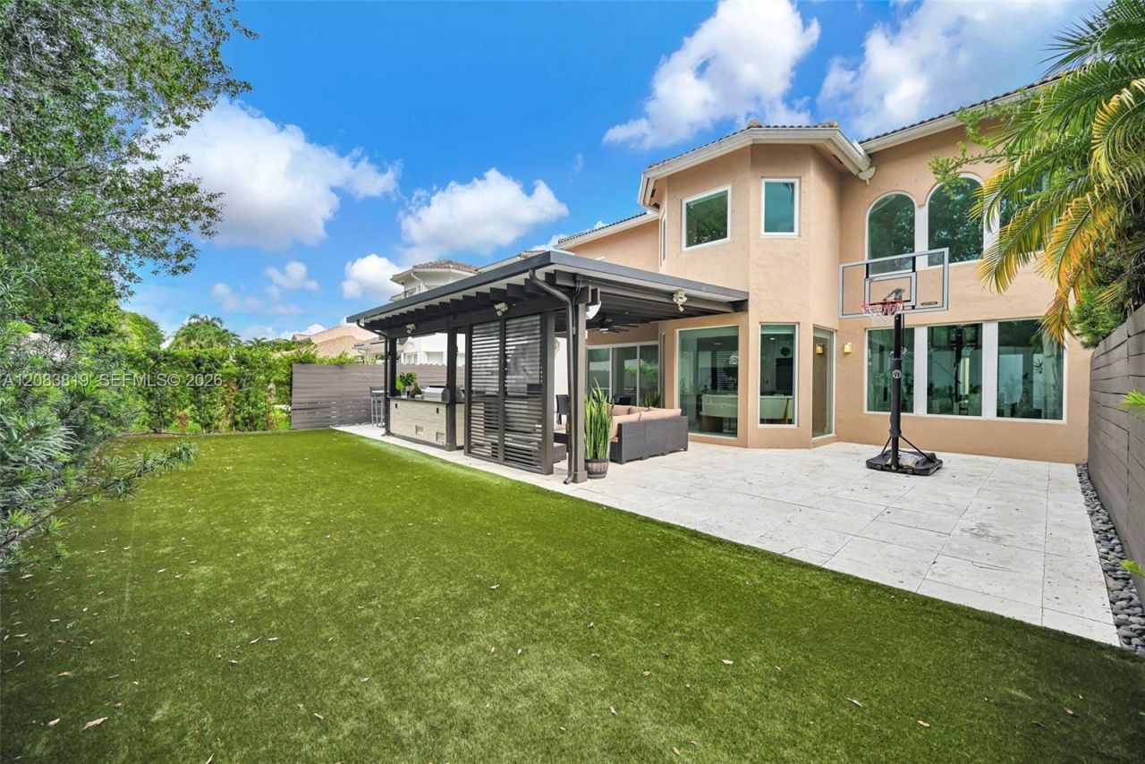 10957 NW 73rd Ter, Doral, FL 33178 Photo