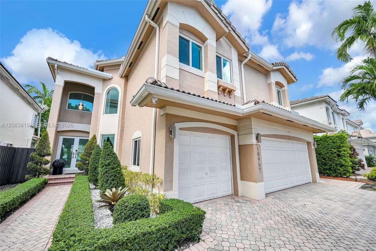 10957 NW 73rd Ter, Doral, FL 33178 Photo