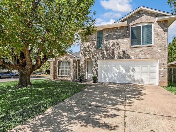 501 Battlecreek LN , Leander, TX 78641