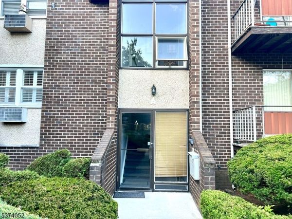 421 Bloomfield Ave, Unit A1, Verona, NJ 07044