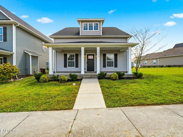 114 Hackberry St, Oak Ridge, TN 37830
