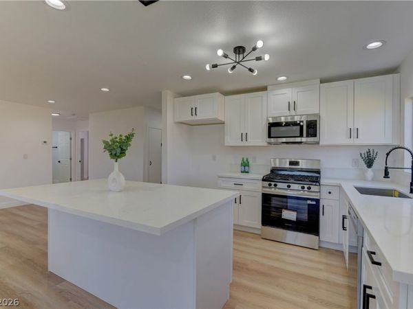 34 Del Amo Drive , Las Vegas, NV 89110