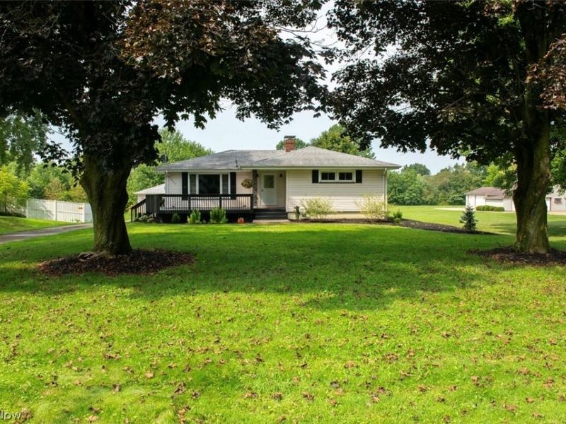 1575 Niles Cortland Road NE, Warren, OH 44484 Photo 1