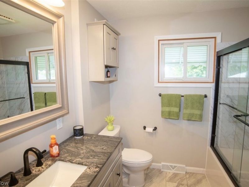 1575 Niles Cortland Road NE, Warren, OH 44484 Photo 17