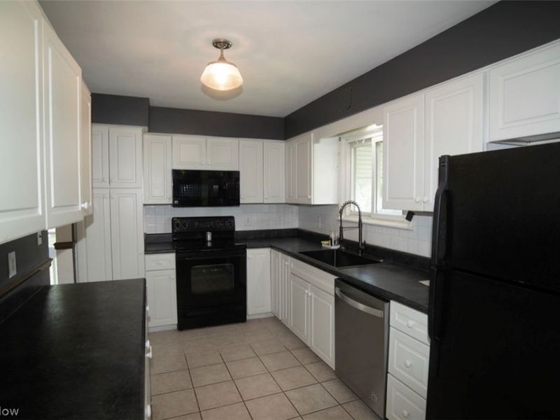 1575 Niles Cortland Road NE, Warren, OH 44484 Photo 19