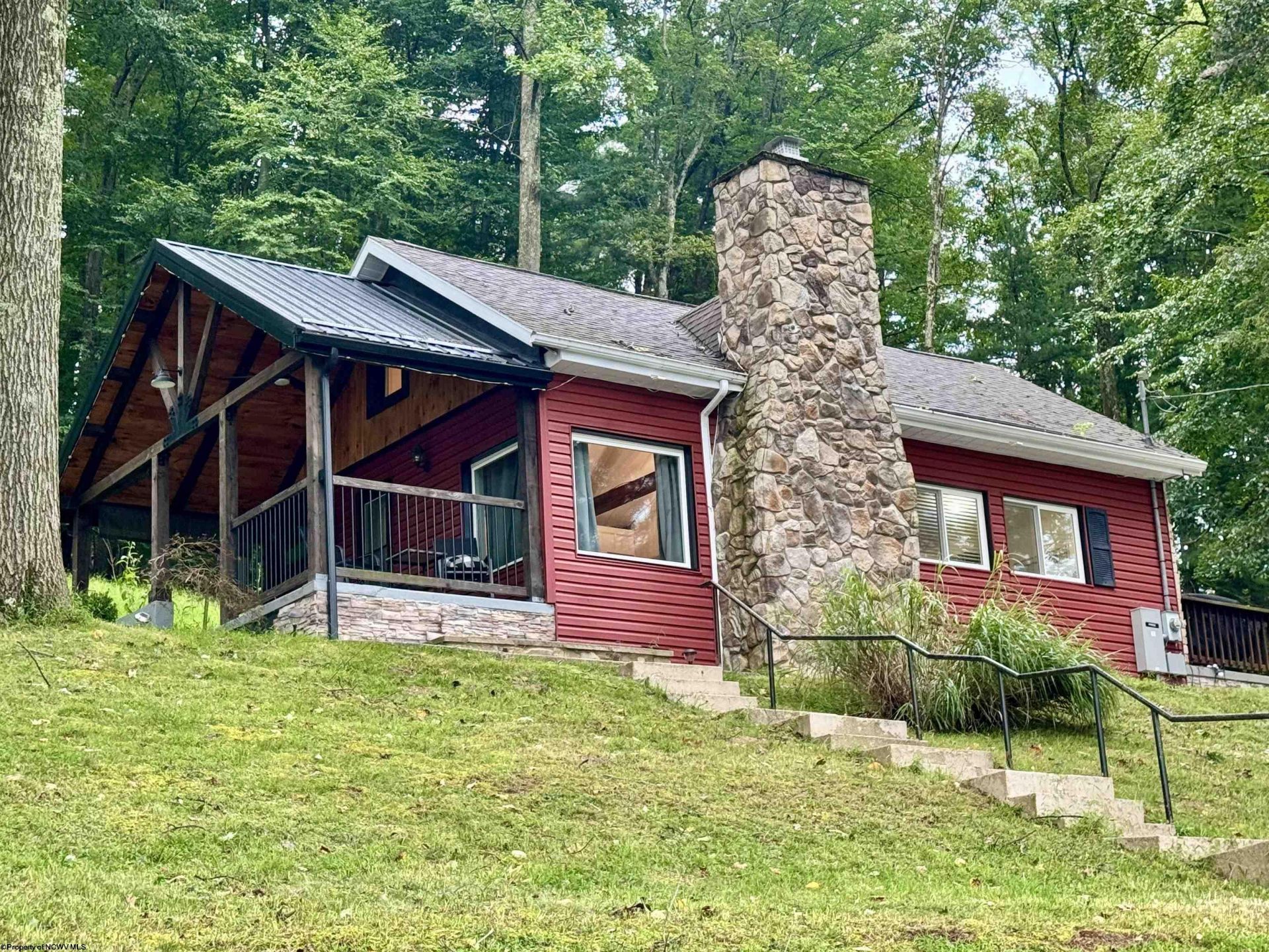 627 Valley Falls Road, Fairmont, WV 26554 Main Photo