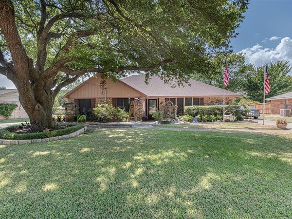 302 Johnson Street , Seagoville, TX 75159