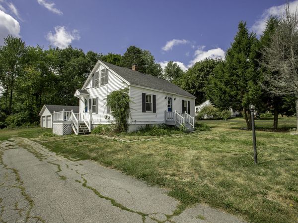 31 Wheelden Heights , Hampden, ME 04444