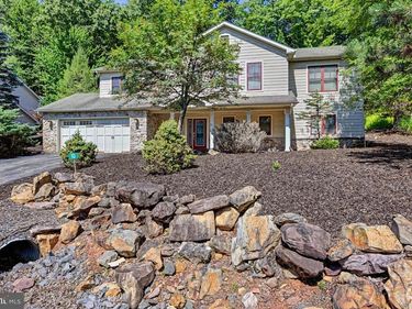 10 BLUESTONE COURT , LAKE HARMONY, PA 18624