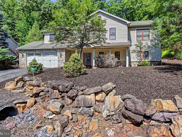 10 BLUESTONE COURT , LAKE HARMONY, PA 18624