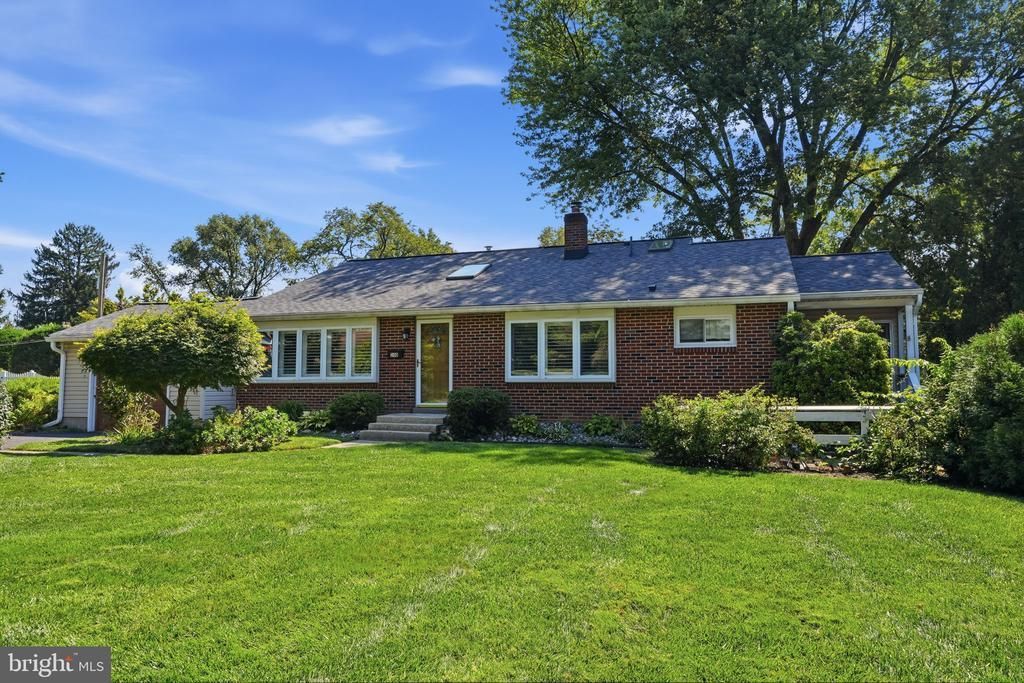 350 SUMMIT AVENUE, LANGHORNE, PA 19047