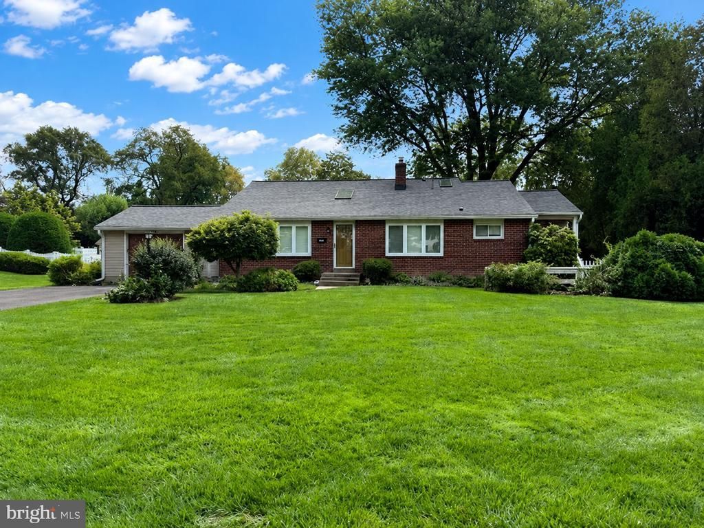 350 SUMMIT AVENUE, LANGHORNE, PA 19047