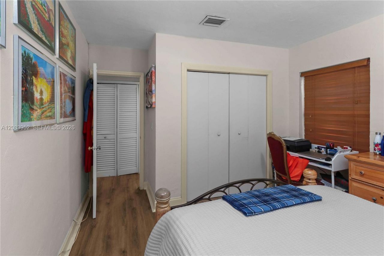 2530 SW 27th St , Miami, FL 33133 Photo