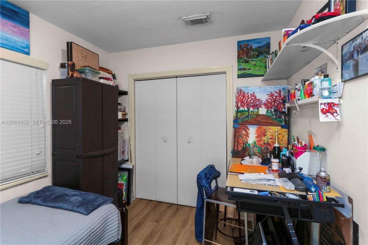 2530 SW 27th St , Miami, FL 33133 Photo