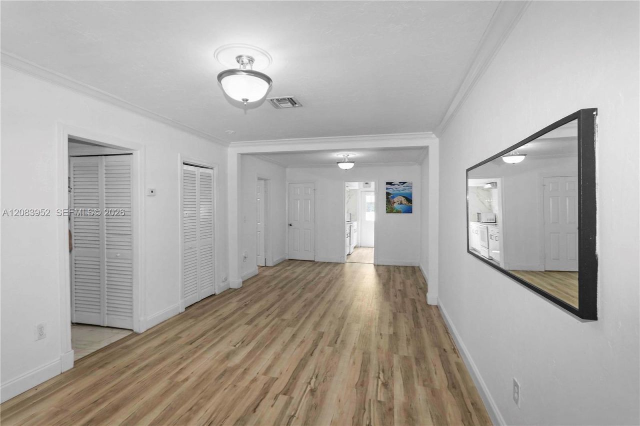 2530 SW 27th St , Miami, FL 33133 Photo