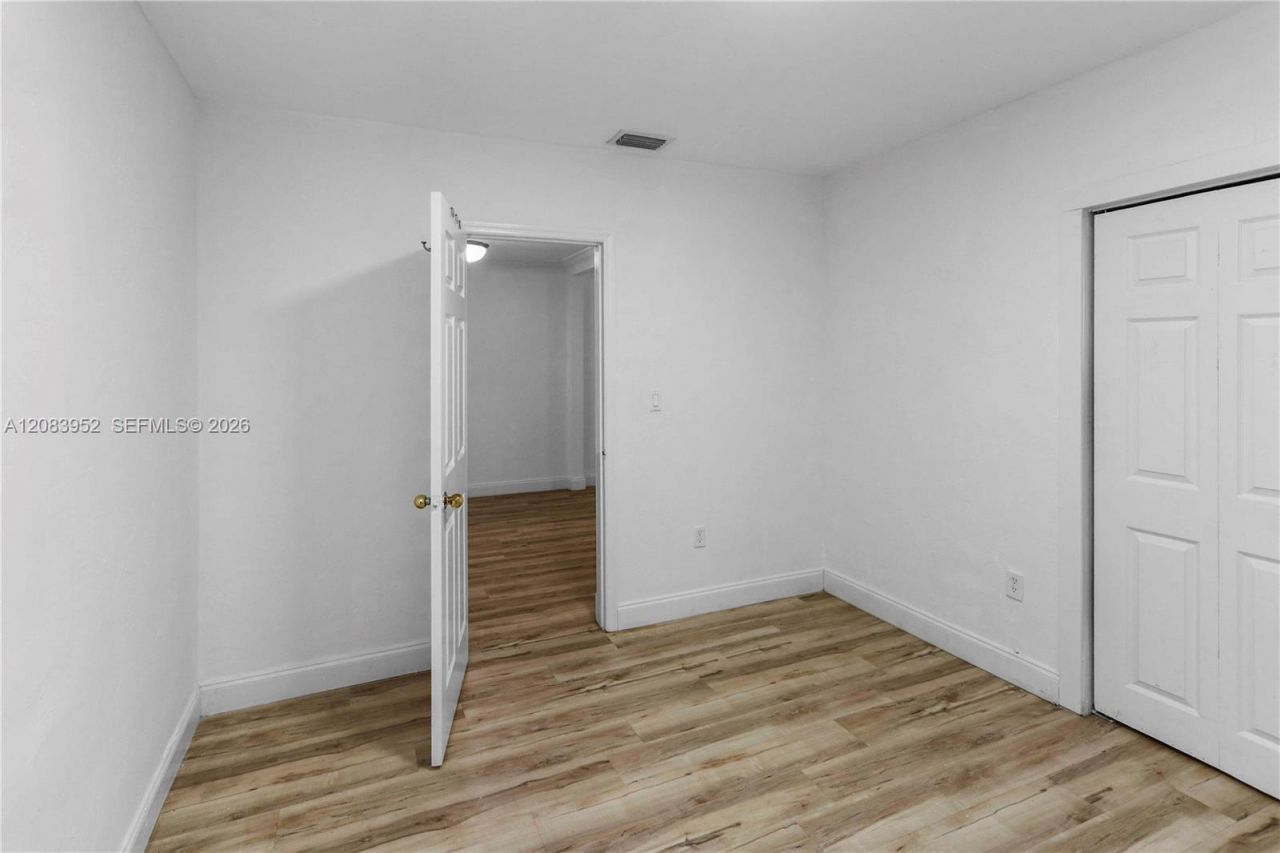 2530 SW 27th St , Miami, FL 33133 Photo