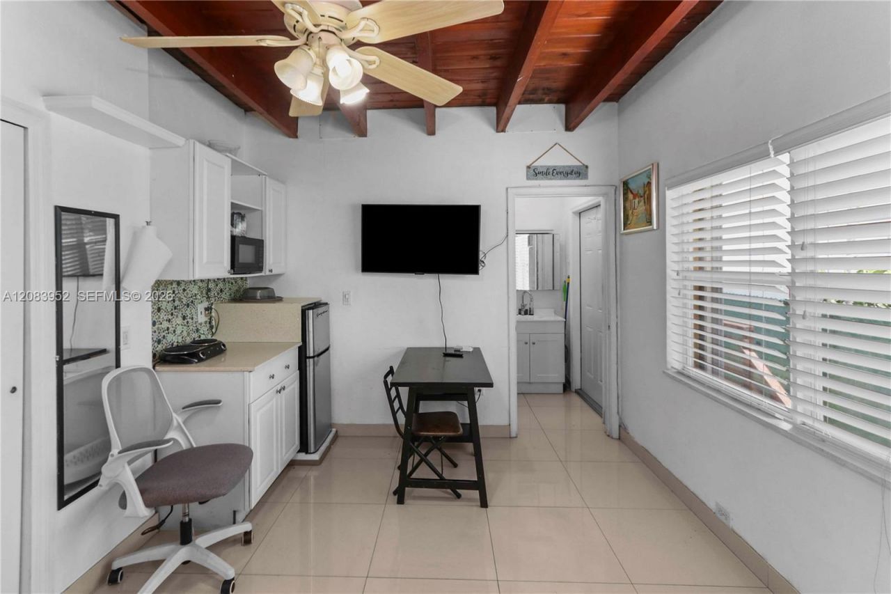2530 SW 27th St , Miami, FL 33133 Photo
