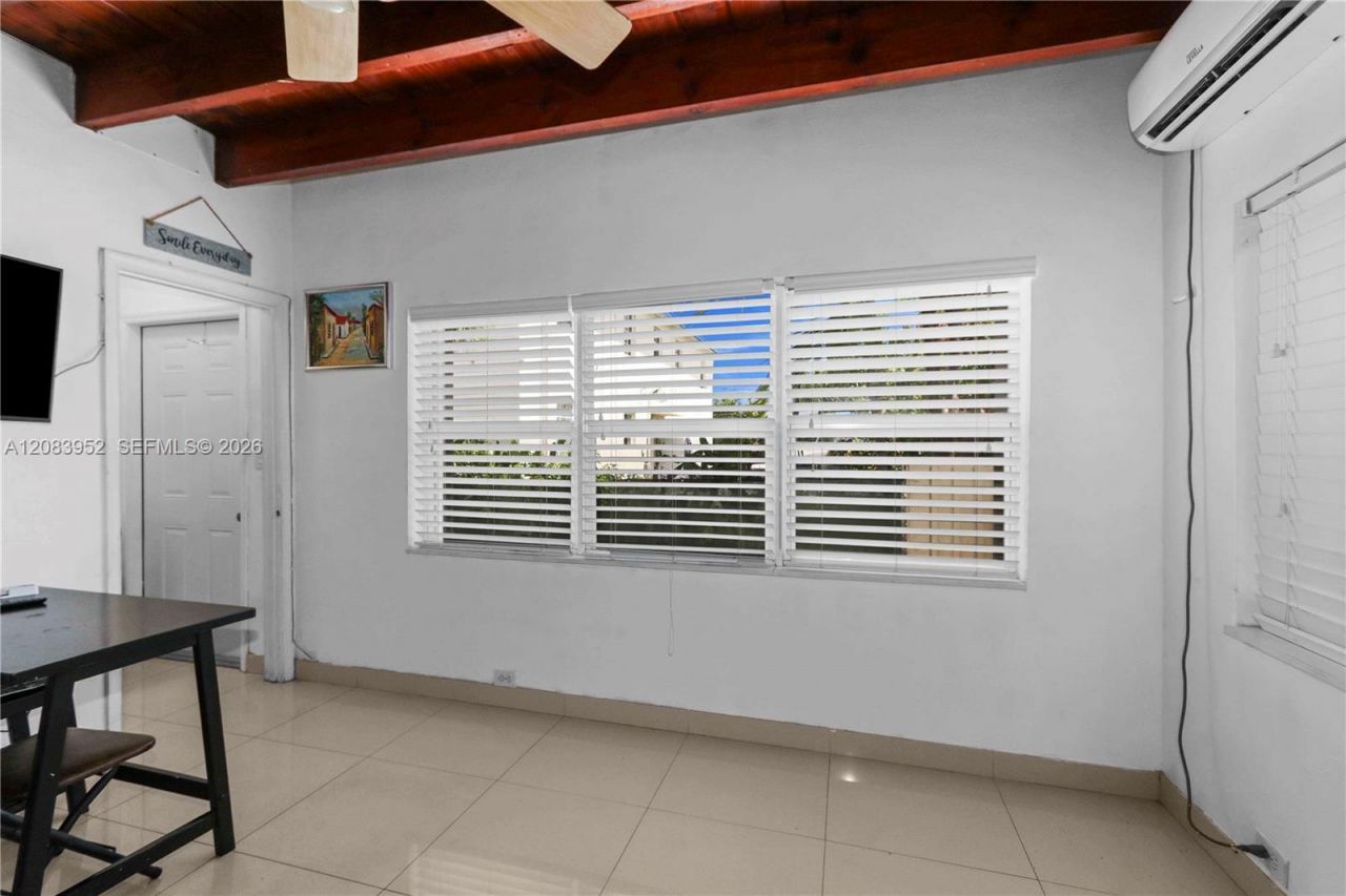 2530 SW 27th St , Miami, FL 33133 Photo