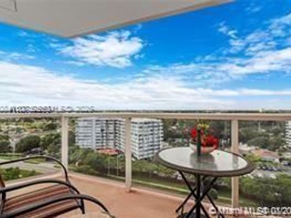 1351 NE Miami Gardens Dr , Unit 1425E, Miami, FL 33179