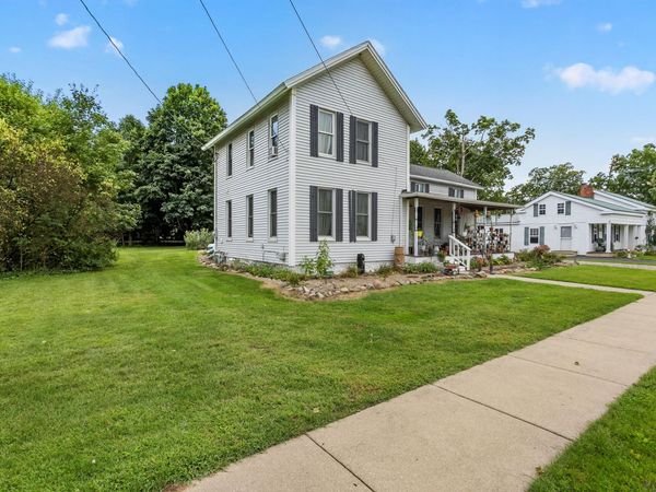 204 South Street, Jonesville, MI 49250