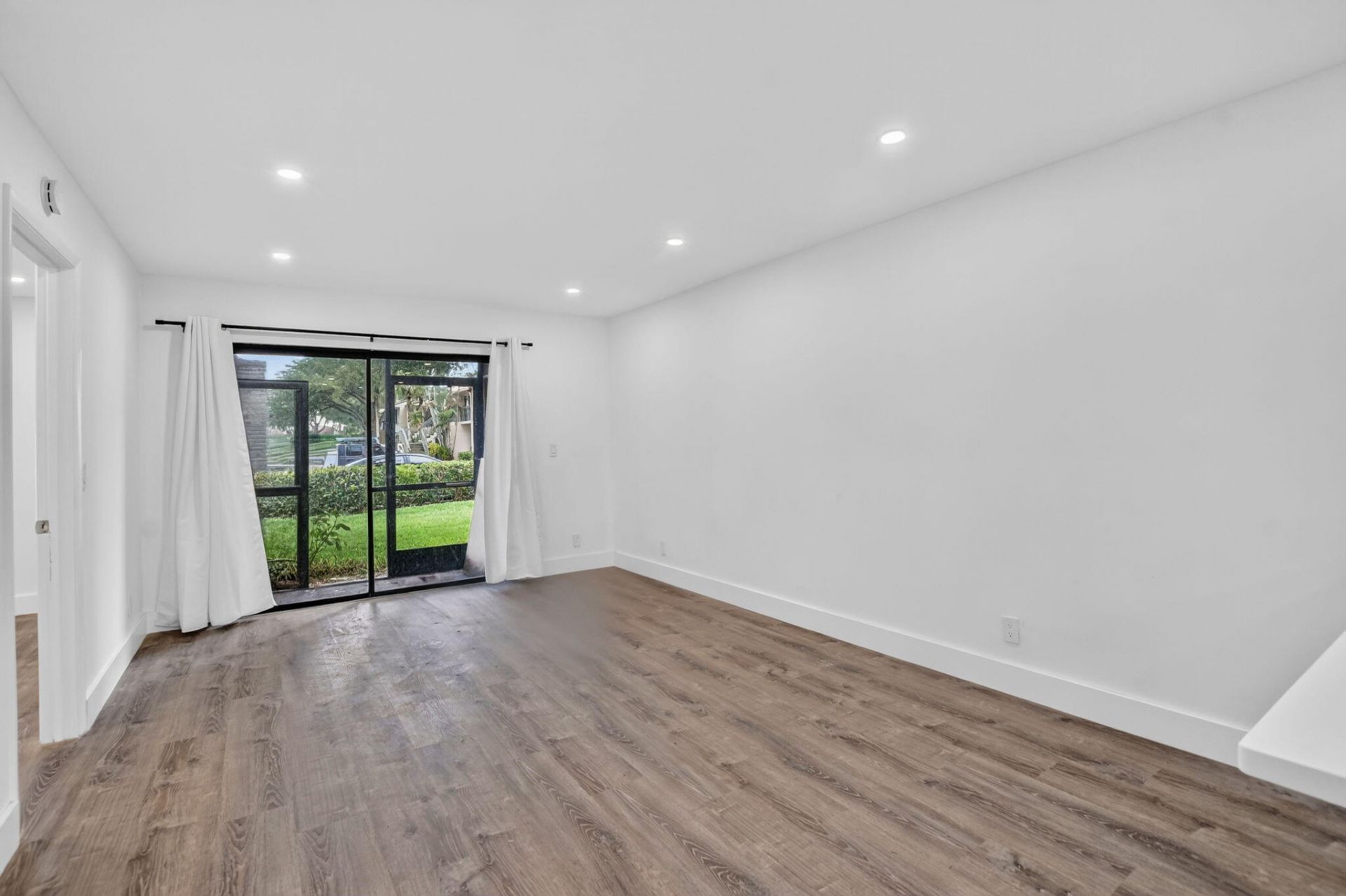 21950 Soundview Terrace, Unit 107, Boca Raton, FL 33433 Photo
