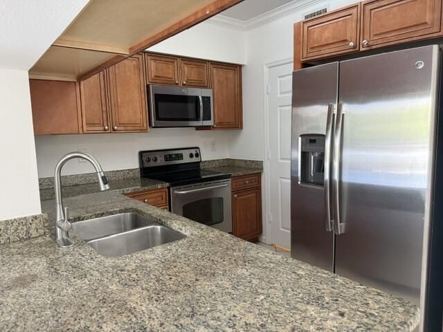 6410 Emerald Dunes Drive, Unit 204, West Palm Beach, FL 33411 Photo