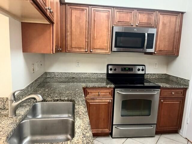 6410 Emerald Dunes Drive, Unit 204, West Palm Beach, FL 33411 Photo
