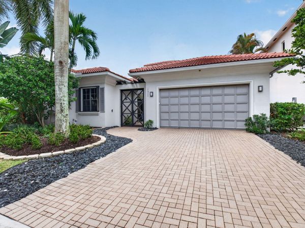 17944 Villa Club Way, Boca Raton, FL 33496